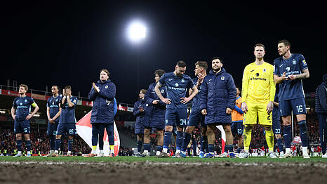 Der Aufstiegszug ist abgefahren, die L&ouml;wen blicken nach der Klatsche von Cottbus konsterniert drein.