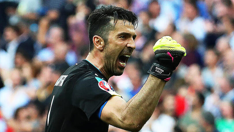 Auch Gianluigi Buffon musste im Training pausieren. Auch Gianluigi Buffon musste im Training pausieren.