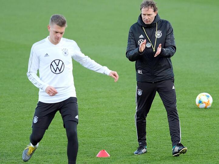 Statt Joachim Löw musste Assistenzcoach Marcus Sorg das Training leiten.