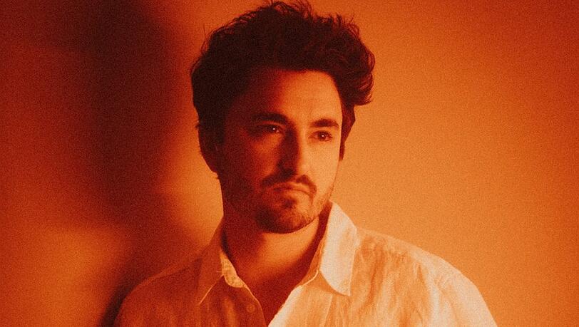 Philipp Dittberner hat kürzlich seine neuen Singles "Marie" und "Irgendwas dazwischen" veröffentlicht. Philipp Dittberner hat kürzlich seine neuen Singles "Marie" und "Irgendwas dazwischen" veröffentlicht.
