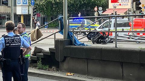 Am Unfallort lag auch ein zusammengeklappter Kinderwagen.