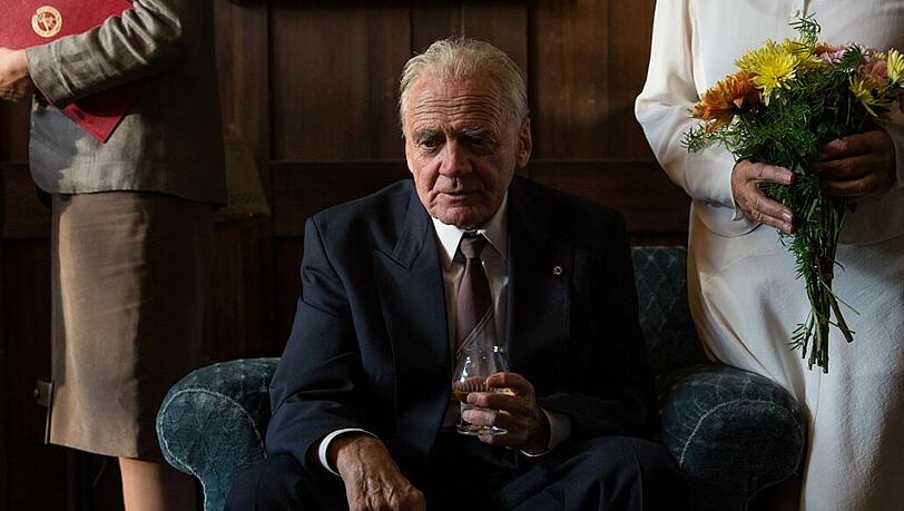 Der alte Patriarch Wilhelm (Bruno Ganz) ist und bleibt überzeugter Stalinist.