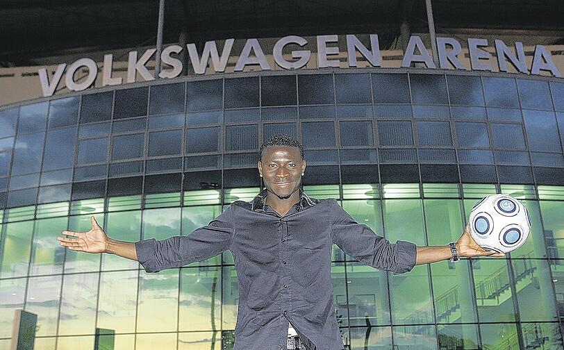 Die neue Kraft im Norden: Auch Obafemi Martins zog?s zum Deutschen Meister nach Wolfsburg.Foto: firo/Augenklick