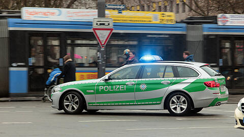 Die Polizei war mit mehreren Kräften vor Ort (Symbolbild).