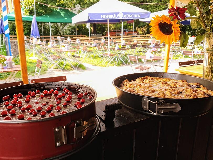 Die Kuchen in der Isar-Alm sind hausgemacht. Die Kuchen in der Isar-Alm sind hausgemacht.