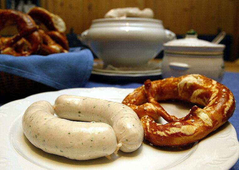Beim Männertsamtisch gehört auch ein Weißwurstfrühstück dazu.