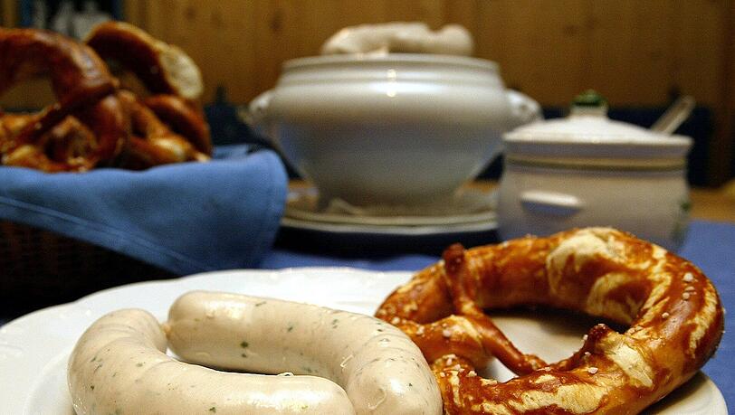 Beim Männertsamtisch gehört auch ein Weißwurstfrühstück dazu. Beim Männertsamtisch gehört auch ein Weißwurstfrühstück dazu.