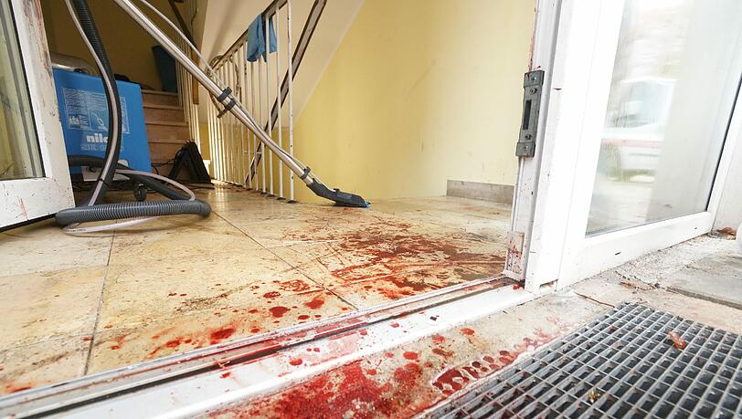 In diesem Haus in Perlach geschah die grausame Bluttat: Die Bilder vom Tatort. In diesem Haus in Perlach geschah die grausame Bluttat: Die Bilder vom Tatort.