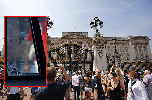 Die Queen trifft am Buckingham Palast ein: Die aktuellen Bilder!