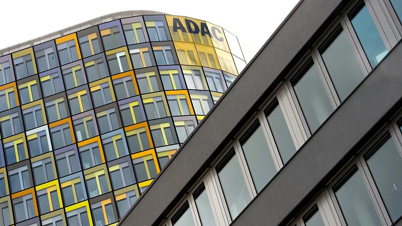 Die Fassade der ADAC-Zentrale in München.