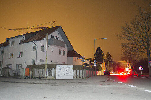 Dunkle Straßenlaternen in Lochhausen: Bilder vom Stromausfall am Donnerstagabend.