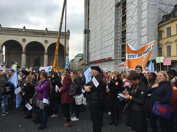 Alle Bilder von der Pfleger-Demo am Dienstag zum Durchklicken.