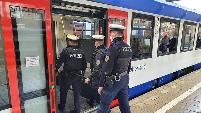 Die Frau wandte sich in Holzkirchen an die Bundespolizei. (Symbolbild) Die Frau wandte sich in Holzkirchen an die Bundespolizei. (Symbolbild)