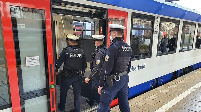 Die Frau wandte sich in Holzkirchen an die Bundespolizei. (Symbolbild)
