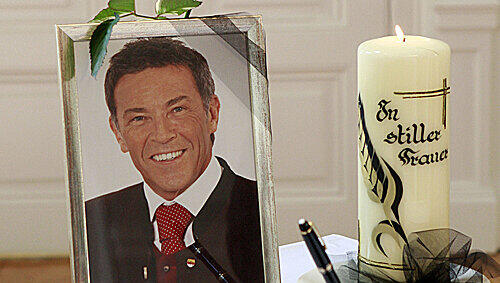 Trauer in Kärten nach dem Tod Jörg Haiders. Trauer in Kärten nach dem Tod Jörg Haiders.