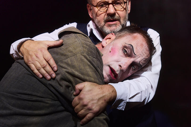 Edmund Telgenkämper (vorn) und Samuel Finzi in „Play Auerbach“.