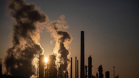 Der Iran-Krieg trifft die von Rohstoffen abh&auml;ngige deutsche Wirtschaft hart. (Symbolbild)