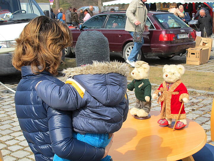 Skurriles, Schönes, Überflüssiges: Impressionen vom Flohmarkt in Milbertshofen.
