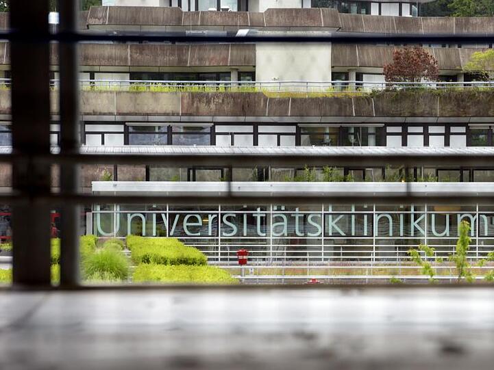 Die Staatsanwaltschaft geht nach eigenen Angaben weiter davon aus, dass jemand die Säuglinge in der Ulmer Uniklinik vergiften wollte.