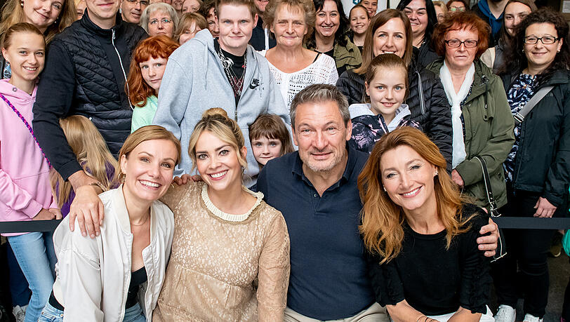 Im Rahmen der "Sturm der Liebe"-Fantage nahmen sich die Stars aus der TV-Serie Zeit für ihre Fans.