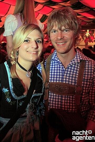 Dirndl, Lederhosen und viel Spaß: Die Party "Tracht und Pracht" am Samstag im Hippodrom auf der Theresienwiese. Mehr Bilder unter: www.nachtagenten.de.