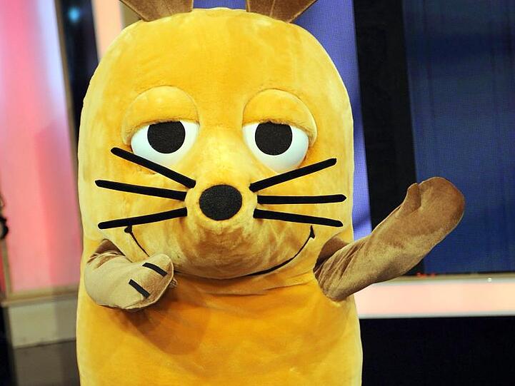 Die Mausfigur aus der "Sendung mit der Maus" schaut in die Kamera. Foto: Henning Kaiser/Archivbild