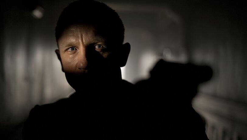 "Skyfall" (2012) ist der erste "James Bond"-Film, der einen Oscar für den besten Song des Jahres erhielt. "Skyfall" (2012) ist der erste "James Bond"-Film, der einen Oscar für den besten Song des Jahres erhielt.