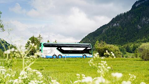 Einsteigen bitte: Ab dem Wochenende fährt der Bergbus des Münchner Alpenvereins wieder verschiedene Ziele an.