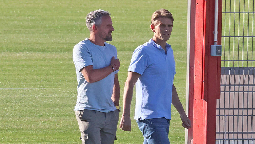 K&uuml;mmert sich um die Leihspieler des FC Bayern: Richard Kitzbichler, hier mit Sportdirektor Christoph Freund.