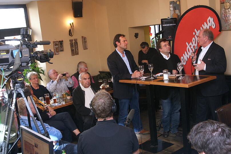 Uli Hoeneß im AZ-Café: Die Bilder aus dem Ringelnatz