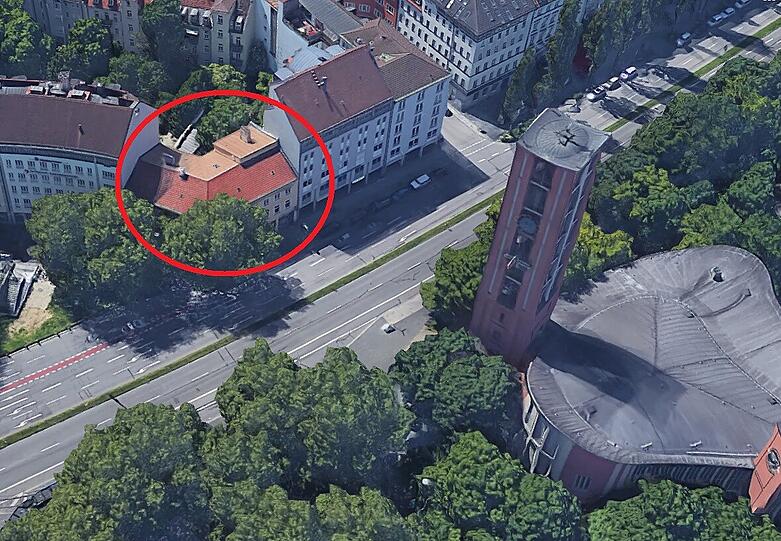 Direkt am Sendlinger-Tor-Platz, am Eck zur Lindwurmstraße ist das Traditionsgeschäft - noch.