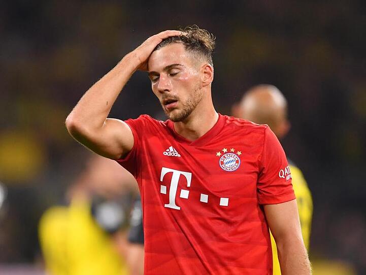 Bayerns Leon Goretzka greift sich nach Spielende an den Kopf. Foto: Marius Becker/Archivbild