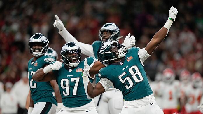 Die Philadelphia Eagles jubeln im Super Bowl.