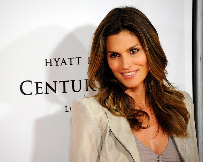Ex-Supermodel Cindy Crawford ist definitiv ein Hingucker unter Romneys Unterstützern.