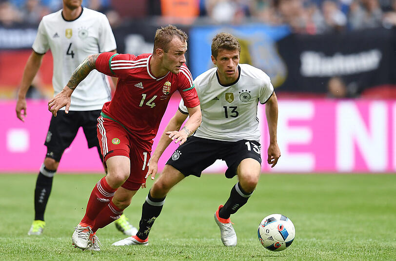 Thomas Müller: Note 3. Großes Laufpensum, aber zunächst wenig Effektivität. Stand dann in der 63. Minute mal wieder goldrichtig und markierte seinen Treffer Nummer 32 im DFB-Dress.
