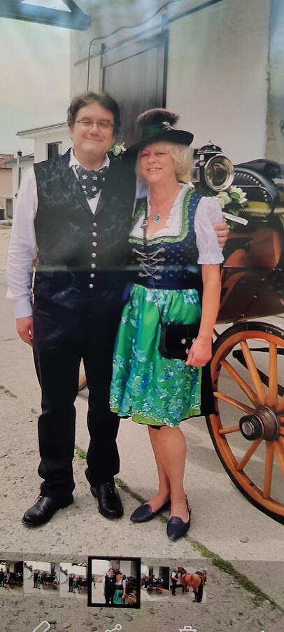 Brigitte Heim mit ihrem Mann. Brigitte Heim mit ihrem Mann.