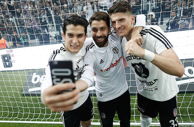 Mario Gomez verlässt Besiktas Istanbul wegen der aktuellen politischen Lage in der Türkei.