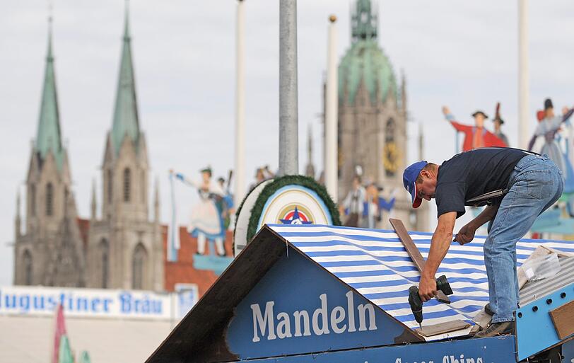 Während Abbauarbeiten auf der Theresienwiese hat sich ein 28-jähriger Erdinger schwerverletzt. (Symbolbild)