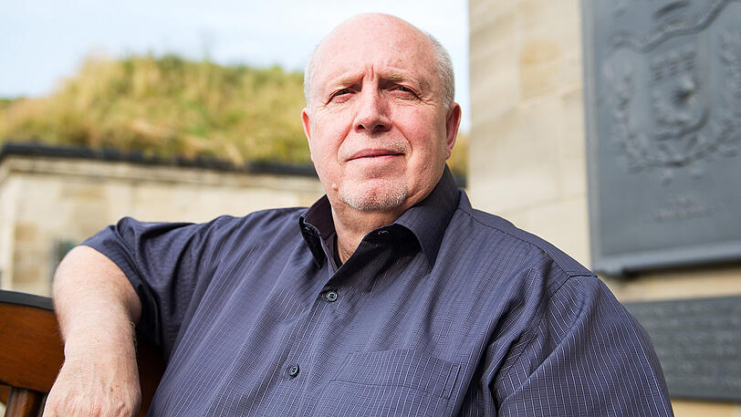 Reiner Calmund spricht über die Transferpolitik des FC Bayern.