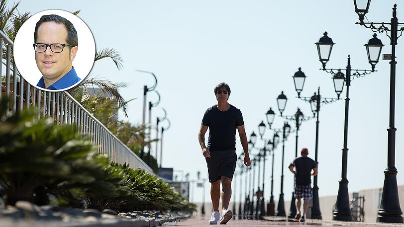 Hat sich auf die Spuren von Joachim Löw begeben: AZ-Reporter Patrick Strasser über den Strand von Sotschi