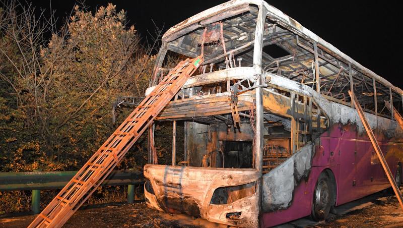 Todesfalle: der ausgebrannte Reisebus bei Changde in der Provinz Hunan. Todesfalle: der ausgebrannte Reisebus bei Changde in der Provinz Hunan.