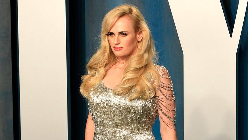 Rebel Wilson berichtet in einem neuen Interview, dass sie vor mehreren Jahren sexuell belästigt worden sei.
