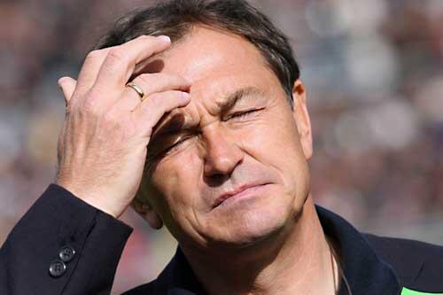Ewald Lienen trauert um Robert Enke.