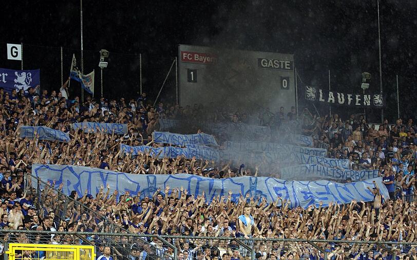 Impressionen vom Amateur-Derby im Grünwalder Stadion.