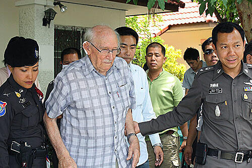 Dieser 90-Jährige soll in Thailand junge Mädchen missbraucht haben.