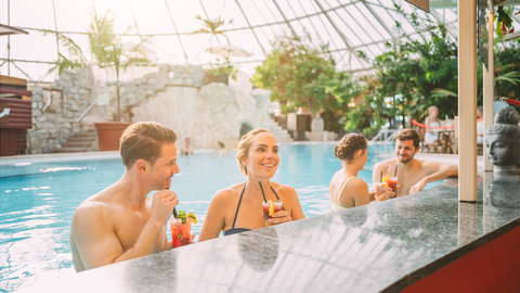 Frische Drinks an der Poolbar