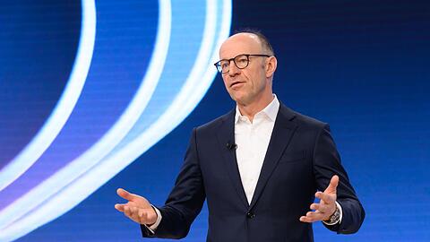 Z&ouml;lle und das schwache Abschneiden von Porsche verhageln Finanzchef Arno Antlitz das Ergebnis.