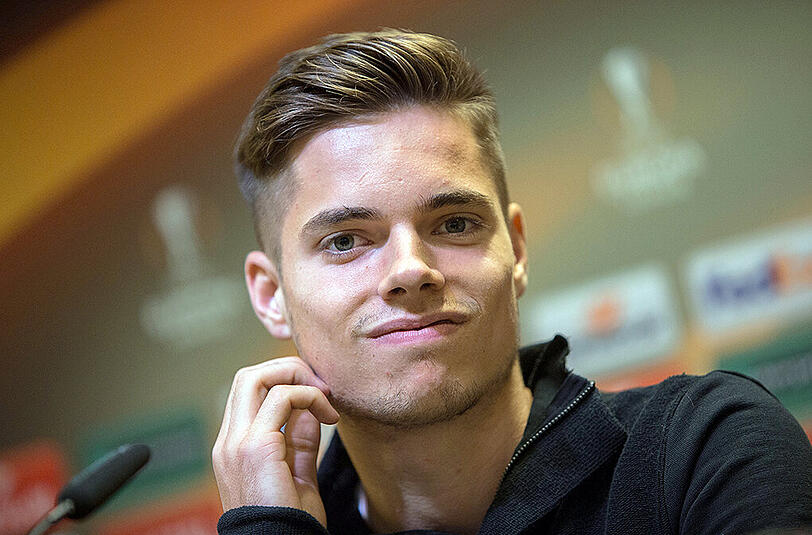 Und auch Ex-Löwe Julian Weigl soll auf der Liste stehen. Aktuell ist er bei Borussia Dortmund unter Vertrag.