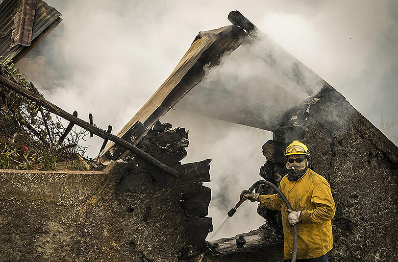 Bei einem Waldbrand auf der zu Portugal gehörenden Atlantik-Insel Madeira sind drei Menschen ums Leben gekommen. Die Bilder.