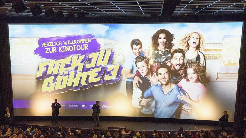Elyas M'Barek (Mitte) bei einem Sreening des Kinofilms "Fack Ju Göhte 3" im Jahr 2017.